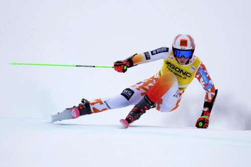 Petra Vlhova holds the lead over Mikaela Shiffrin following the first run of a World Cup giant slalom – The Journal