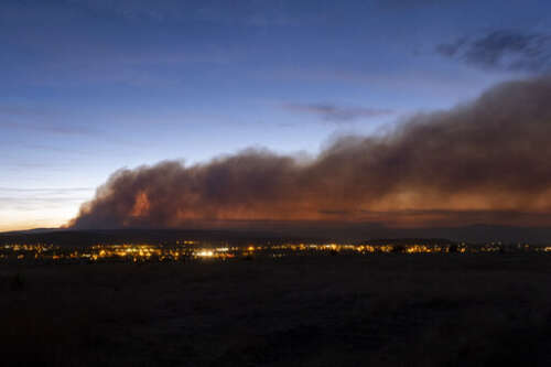 New Mexico wildfire advances in Rocky Mountains foothills - Vimarsana News