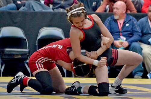 Wrestlers reach the blood round at state - Vimarsana News