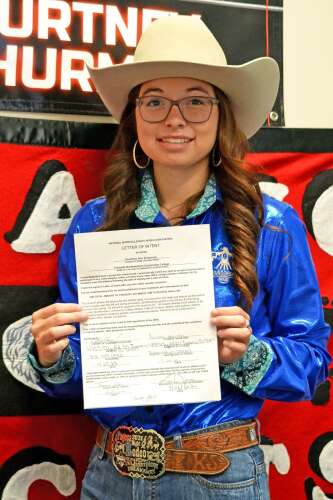 Ignacio senior Kourtney Schurman scores rodeo shot - Vimarsana News