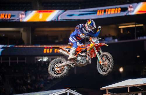 Eli Tomac wins Seattle Supercross, moves to second in 450SX standings