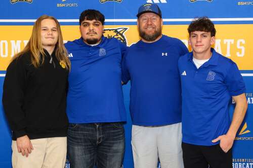 Trio of Bloomfield seniors sign letters of intent to join New Mexico Highlands University