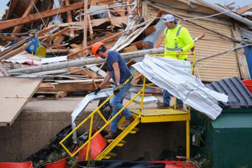 Texas tornado leaves 5 injured, buildings collapsed and homes without ...