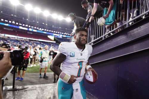 Miami Dolphins host high school media day - High School Football America