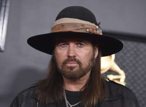 Billy Ray Cyrus ultima el divorcio de la cantante Firerose 3 meses después de presentarlo – The Durango Herald