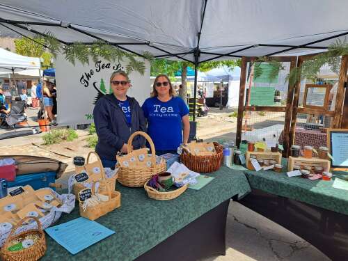 Farmers Market: The Tea Sisters forage for their ingredients - Vimarsana News
