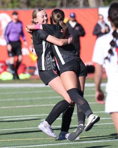 DHS roundup: Girls soccer, girls lacrosse, track and field win league titles
