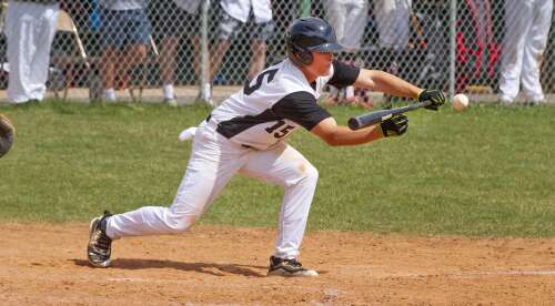 Demons win Saturday to split with Grand Junction - Vimarsana News