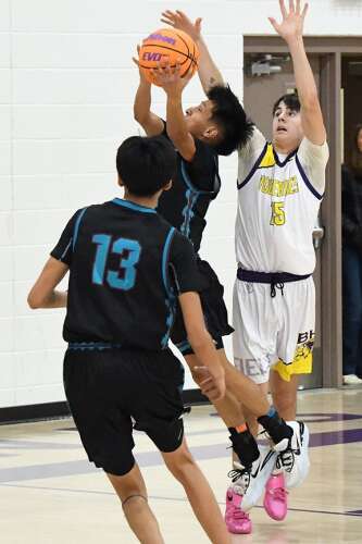 Chieftains snatch victory in Colorado