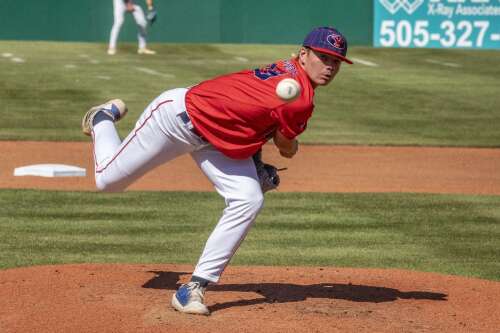 D-Bat outlasts Redbirds 4-3 to advance to championship game