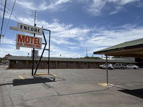 Motel fire reportedly started by Farmington man