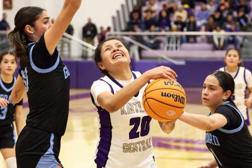 San Juan County teams have big opening night performances in NMAA girls tournament