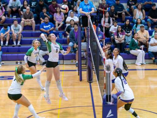 Farmington High volleyball opens season on winning note