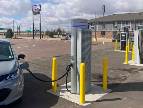Colorado pumps $21 million into fast-charger expansion for electric vehicles - Vimarsana News