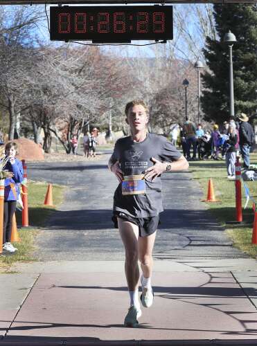 Charlie Dillman, Caitlin Jones win Durango Turkey Trot