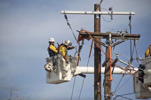 State regulators open probe of $400M stock sale between New Mexico utility and private equity firm