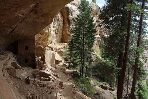 As fire burns, Ute Mountain Ute tribe looks out for cultural heritage sites