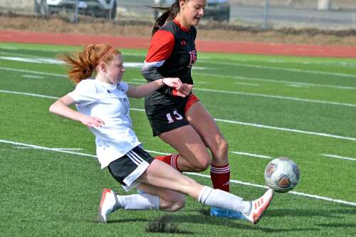 Breeze-backed BHS rallies past Ignacio - Vimarsana News