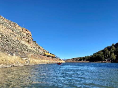 One man dead, one missing after a rafting accident in Upper Colorado River - Vimarsana News