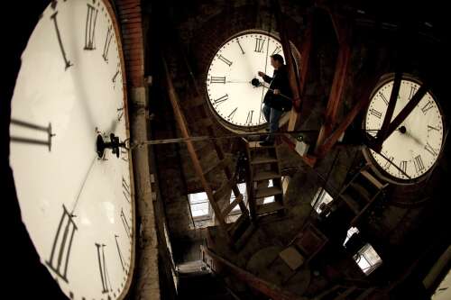 How springing forward to daylight saving time affects health