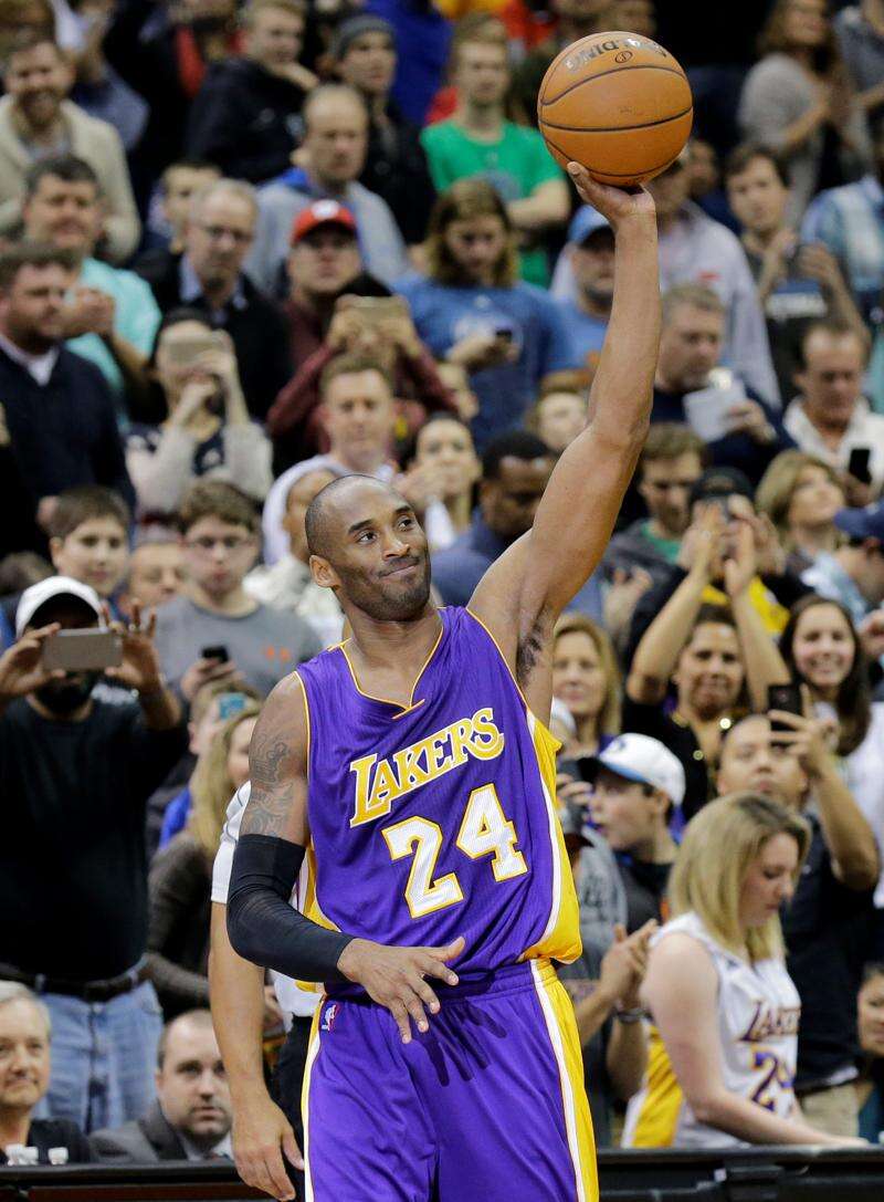 Michael jordan congratulates kobe 2025