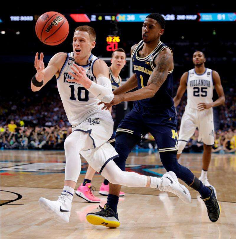 Donte DiVincenzo gives Villanova lift off bench