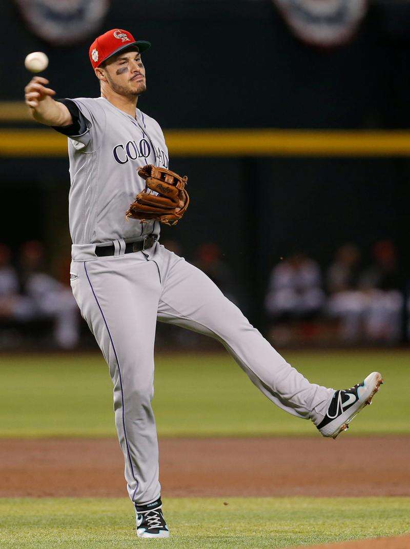 D-Backs' Chris Iannetta hit in face by pitch