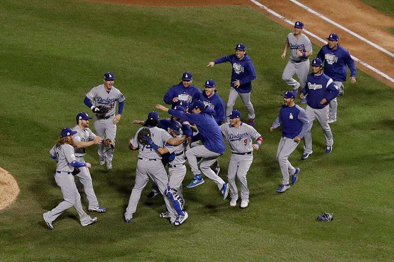 Chicago Cubs beat Los Angeles Dodgers to reach 1st World Series