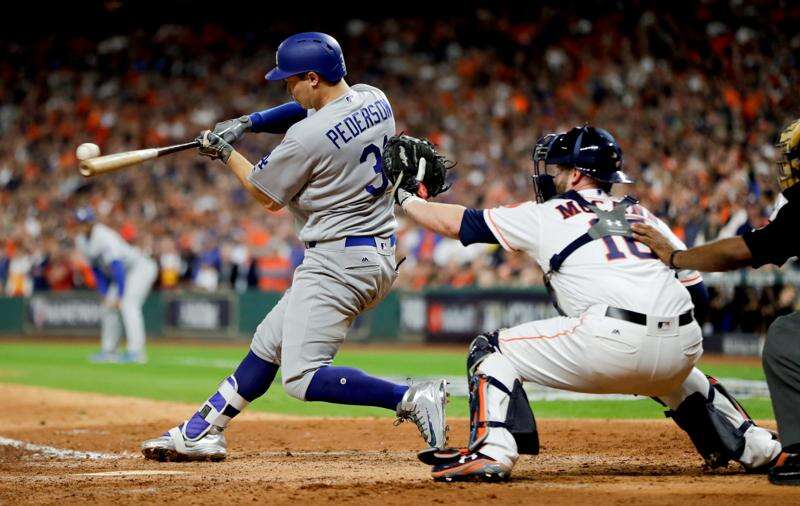 Bellinger, Dodgers top Astros, tie World Series