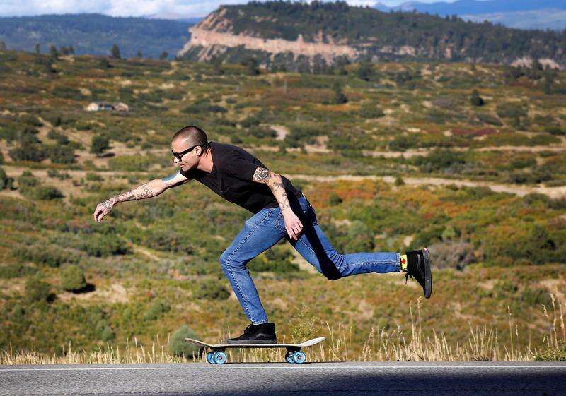 Factuur Decoratief Veel gevaarlijke situaties Durango man to skateboard 800 miles to Southern California – The Durango  Herald