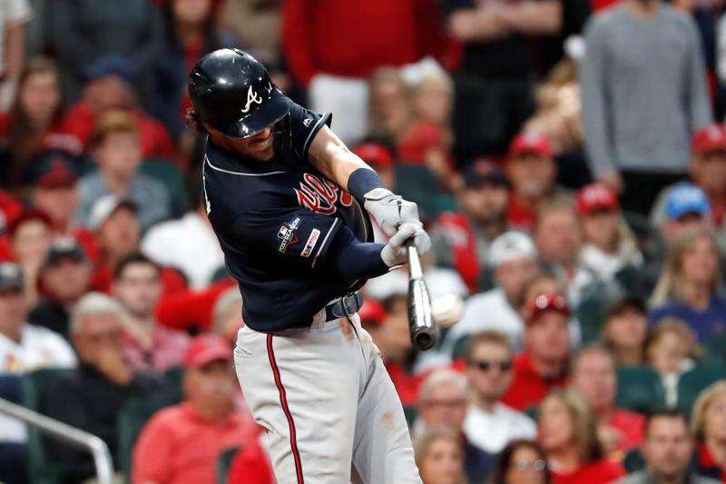 Adam Duvall hits pinch-hit homer in NLDS Game 2