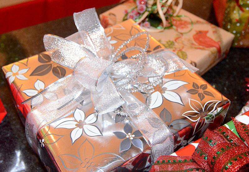 12 Creative Gift Wrap Ideas Using Simple Brown Paper - Cindy