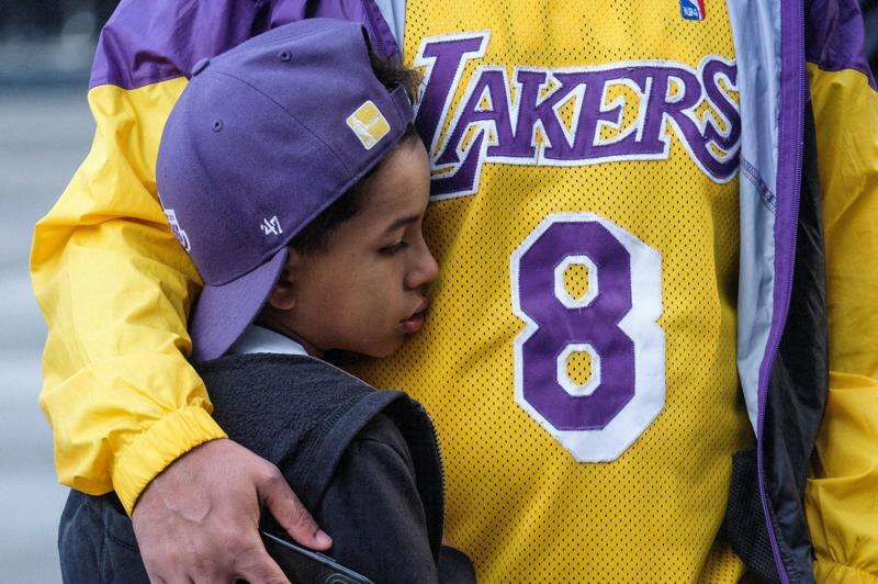 Memorial service for Kobe Bryant, daughter Gianna packs Staples Center