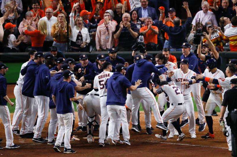 Houston Astros' Jose Altuve Blasts Walk-Off Home Run to Beat Yankees,  Advance to World Series