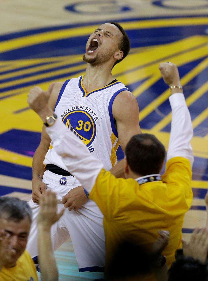 Steph Curry captures first career game-winning buzzer-beater