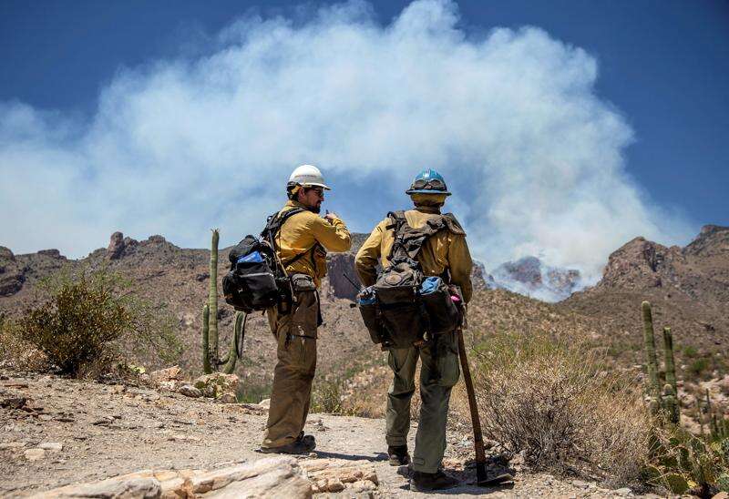 Thumb Fire grows without containment at Grand Canyon