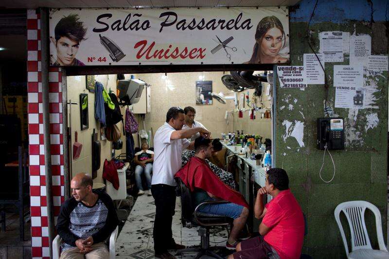 Brazilian barbershops - A Dica do Dia. Rio & Learn.