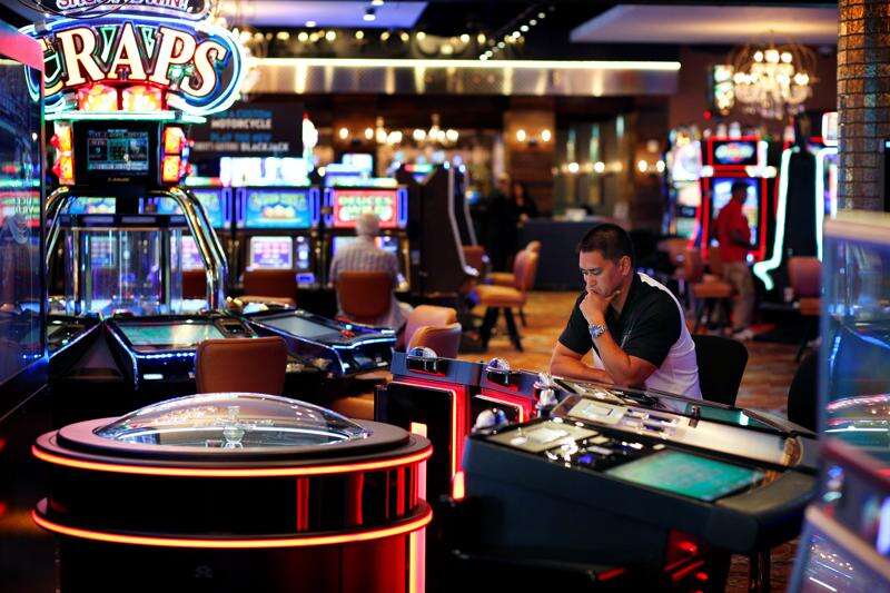 Casino Las Vegas Types Money: Cards, Coins, Bills, Roulette