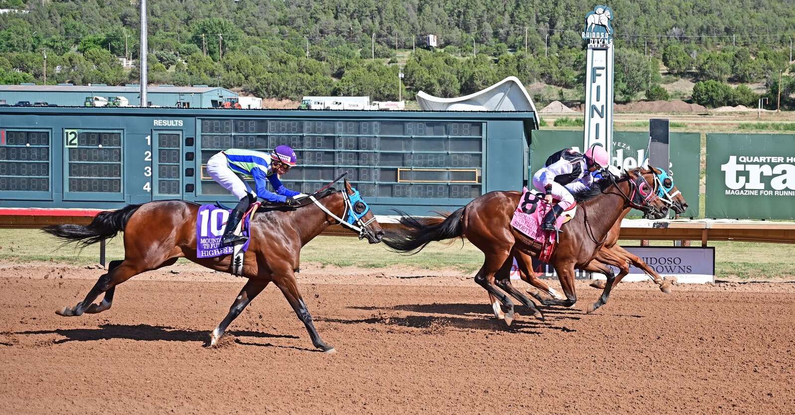 Community Leader rallies late for narrow victory The Journal