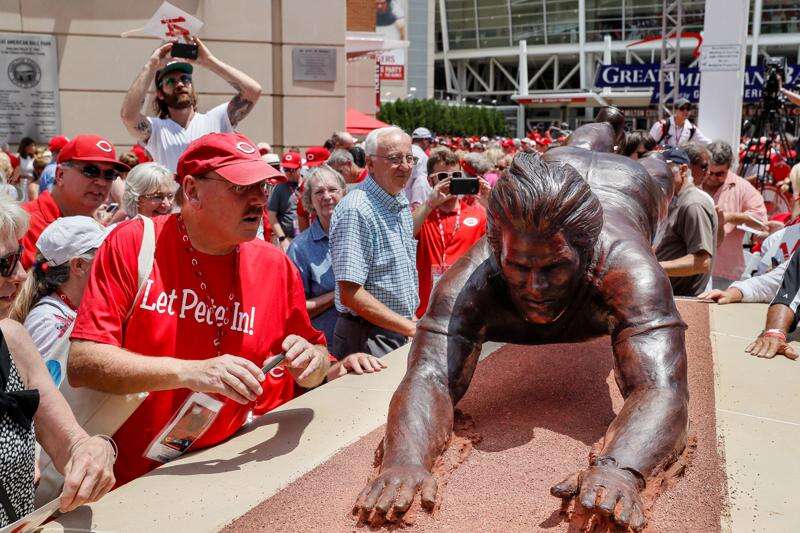 Reds to honor Pete Rose with bronze statue