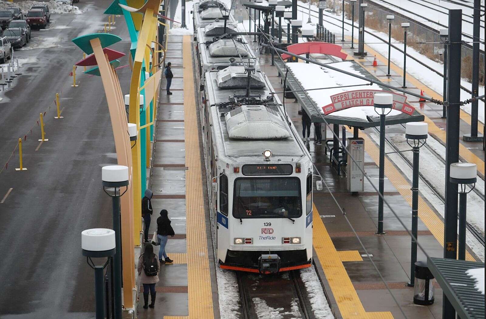 are dogs allowed on rtd trains