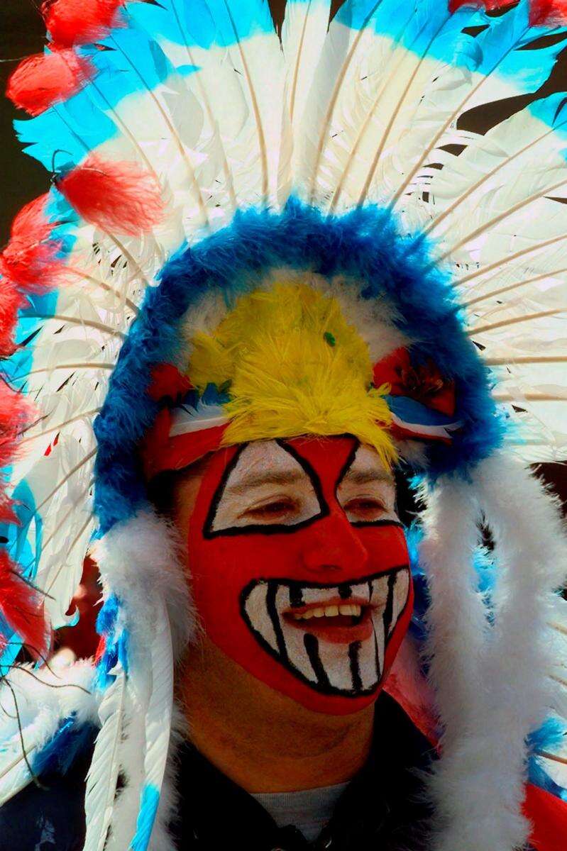 Cleveland Indians not allowing headdresses, painted faces at games