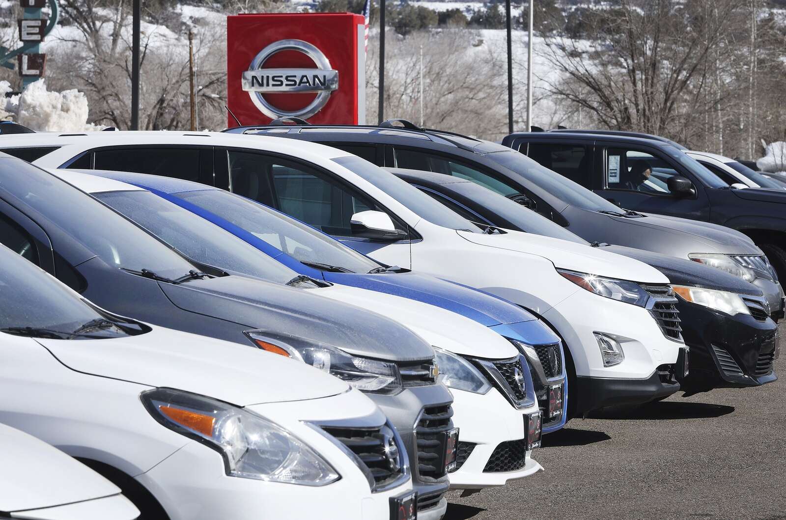 How much will car dealers come down on price sales