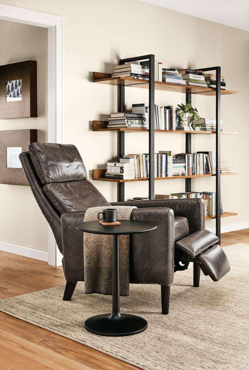Narrow top power recliner