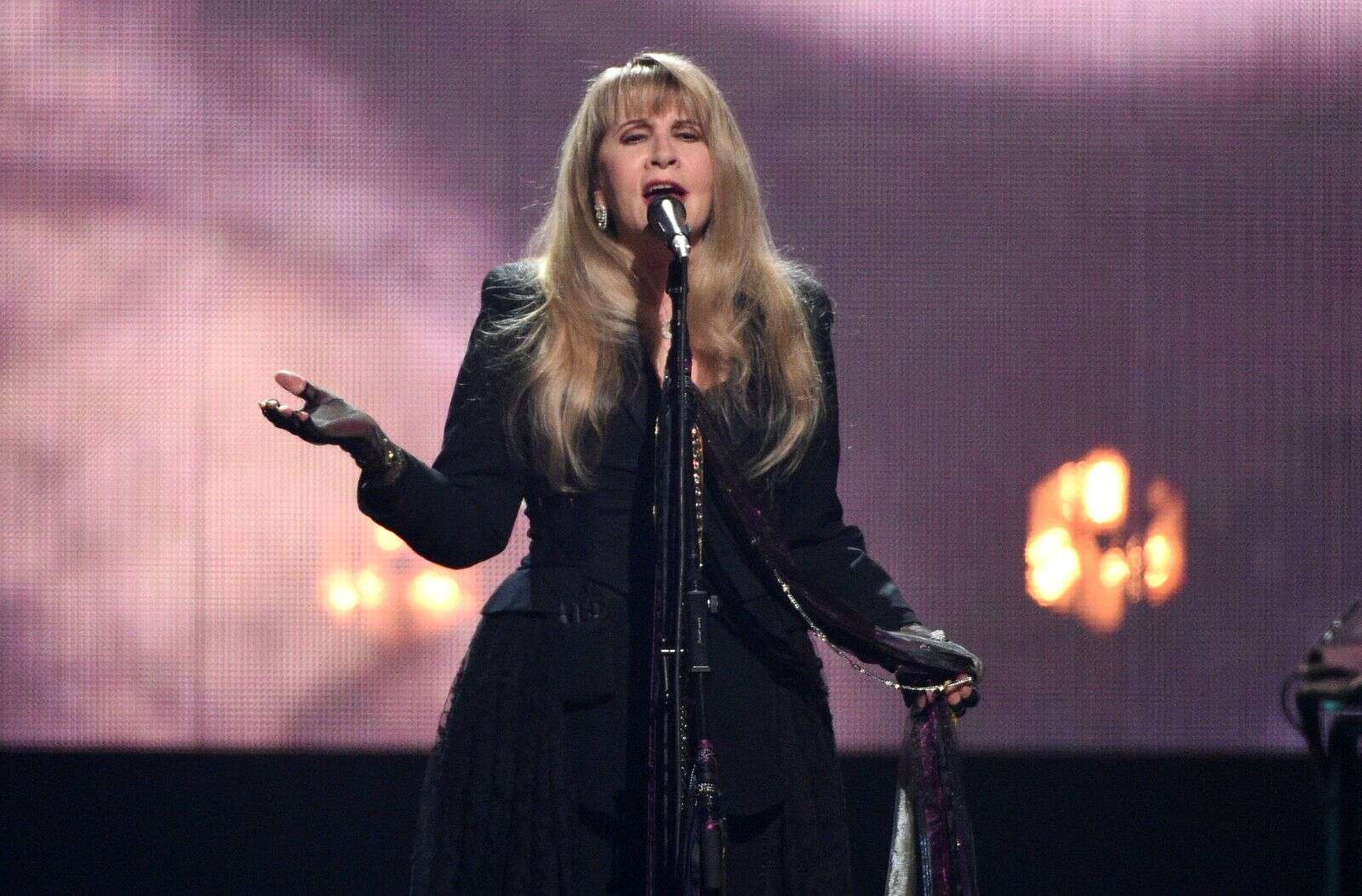 Stevie Nicks cancels all 2021 performances over coronavirus The