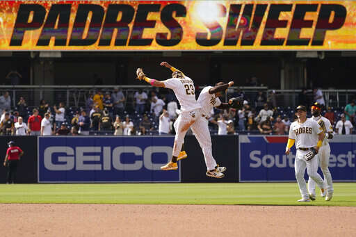 Gary Sánchez hits 2 of Padres' 4 home runs in 11-1 win over Rockies