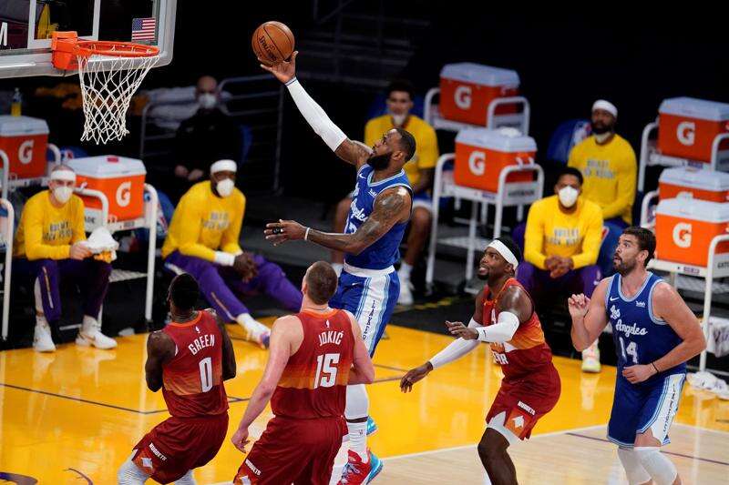 LeBron James, Nikola Jokić exchange flops in NBA playoff game