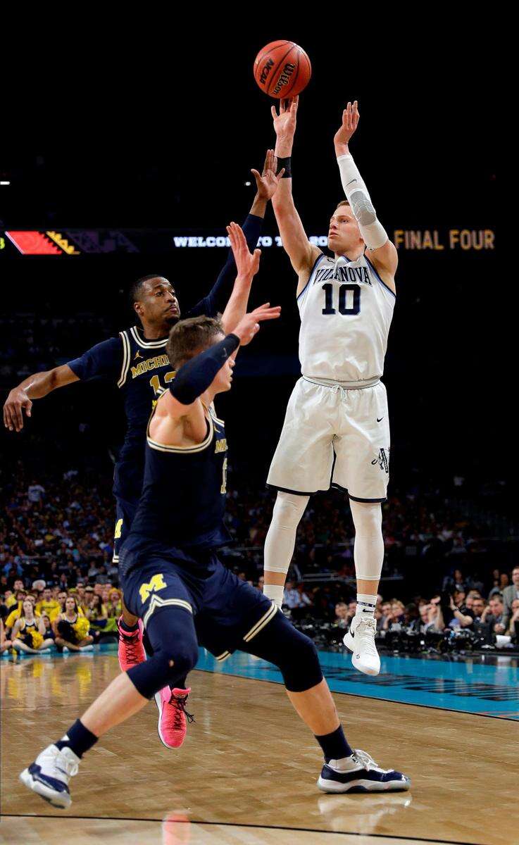 Donte DiVincenzo made NCAA Tournament history against Michigan