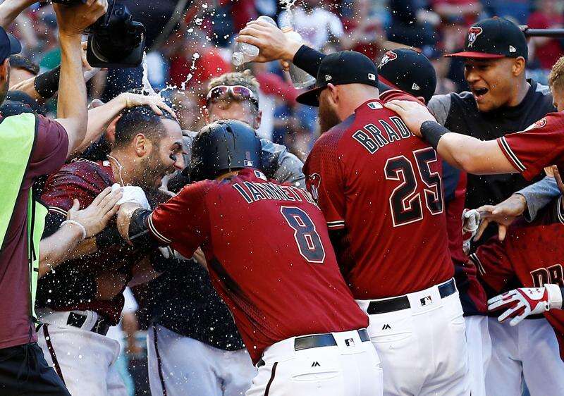 Colorado Rockies roll to another home win over Diamondbacks