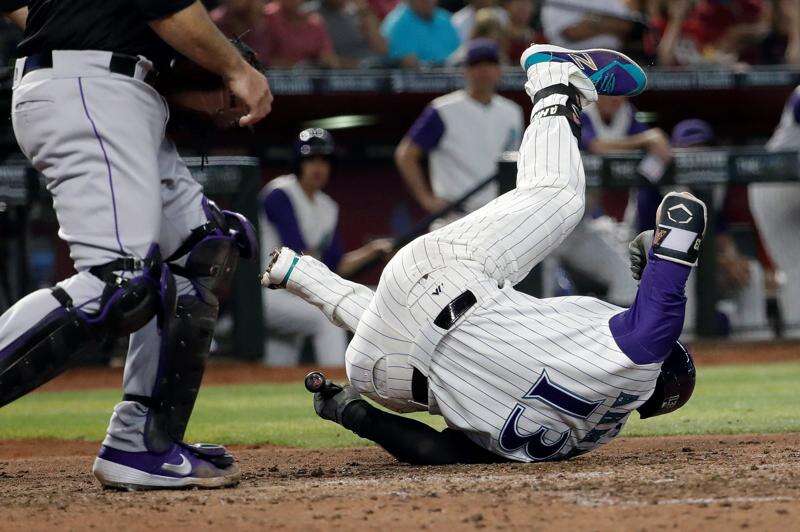 David Peralta's clutch hit completes Dodgers' 2-game sweep of